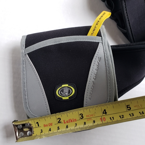 Body Glove Petite Fanny Pack Pouch - Picture 2 of 5